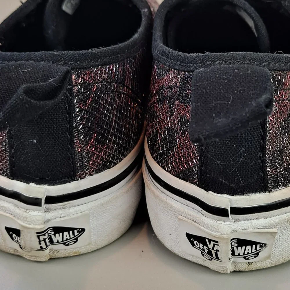 Girl's Vans Off the Wall Sneakers Size 1 - Picture 6 of 9